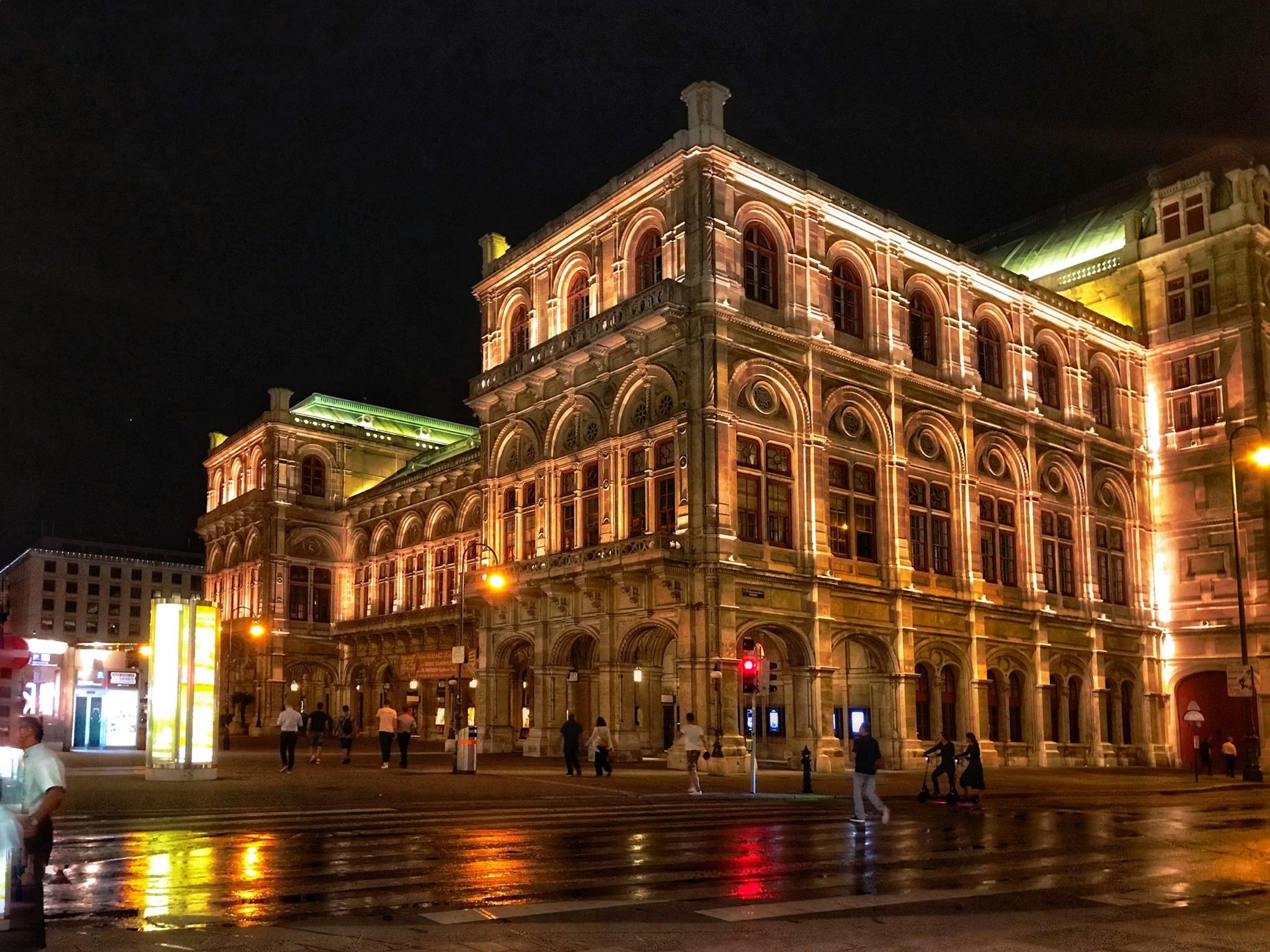 Vienna State Opera at night